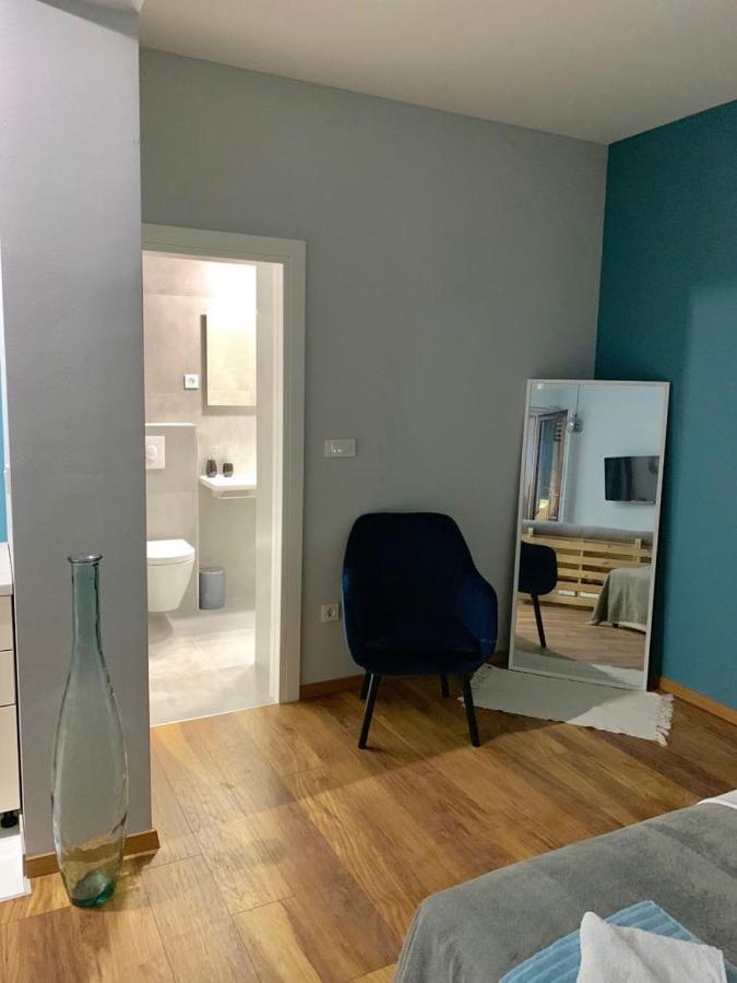 Deluxe Suites Mandic أوميس المظهر الخارجي الصورة