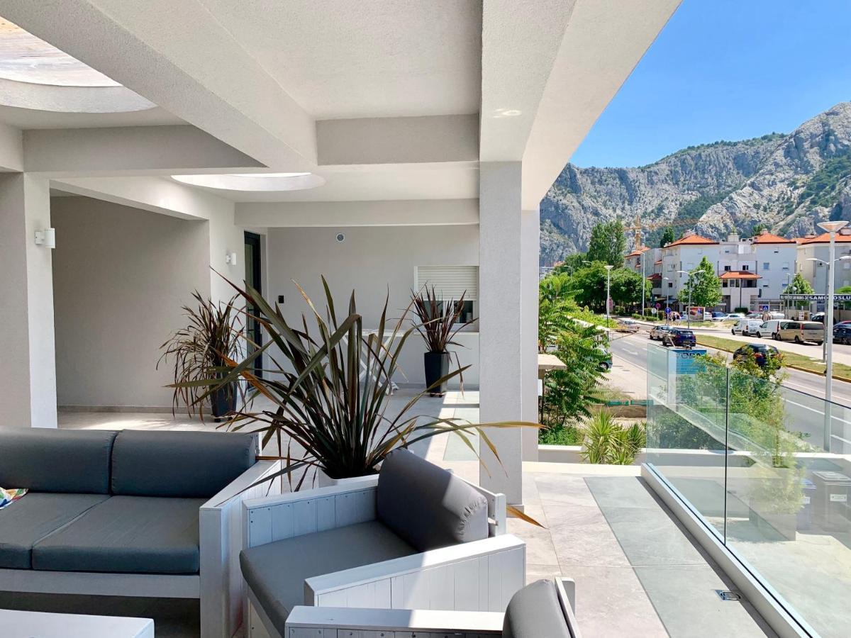 Deluxe Suites Mandic أوميس المظهر الخارجي الصورة
