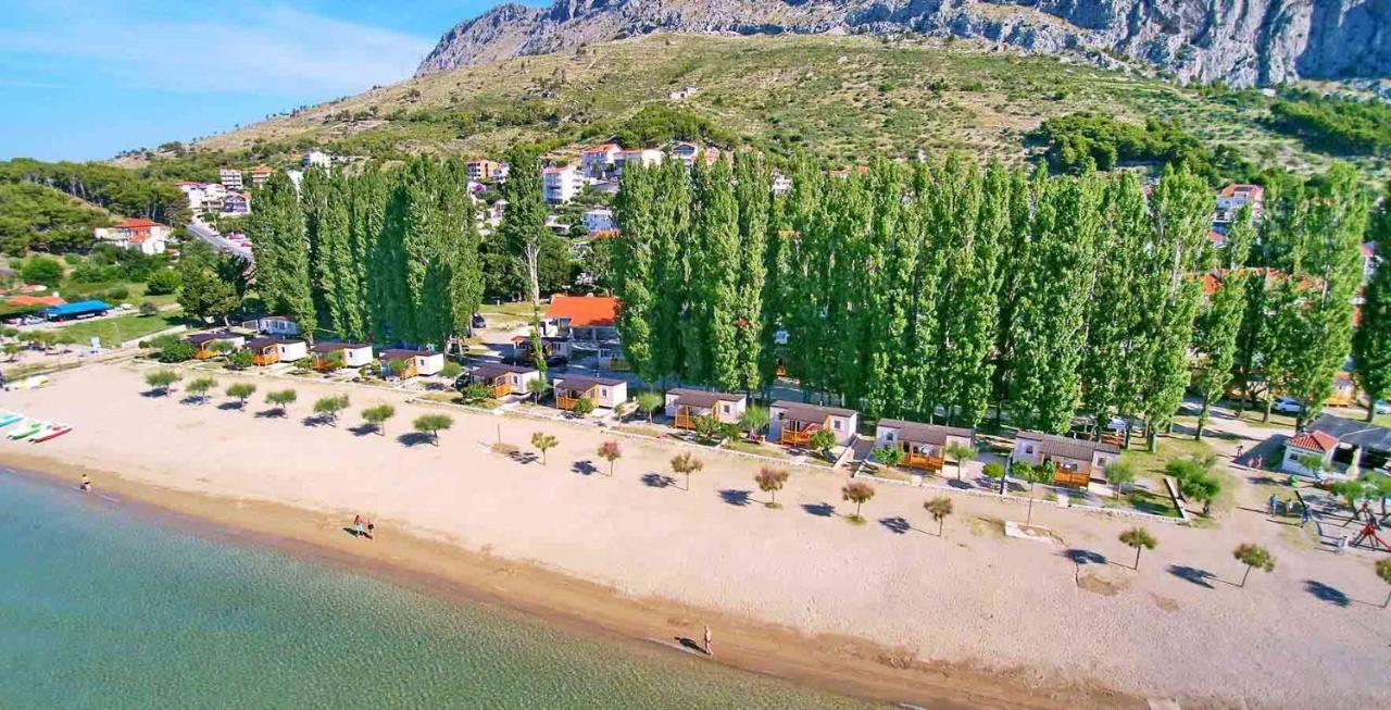 Deluxe Suites Mandic أوميس المظهر الخارجي الصورة