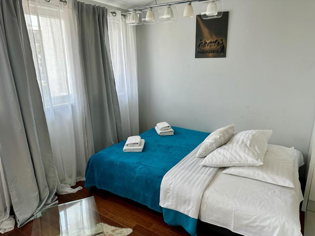 Deluxe Suites Mandic أوميس المظهر الخارجي الصورة