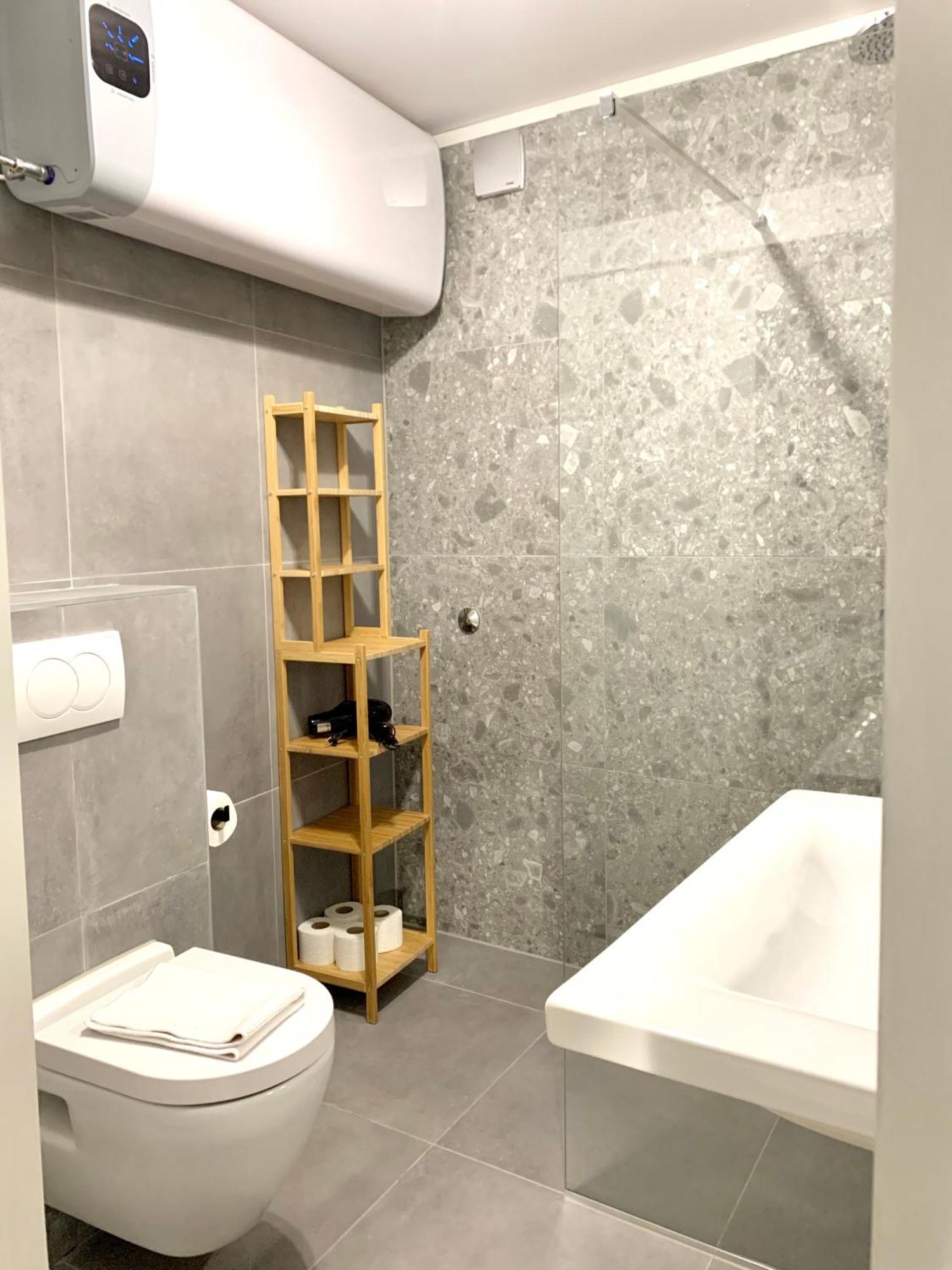 Deluxe Suites Mandic أوميس المظهر الخارجي الصورة